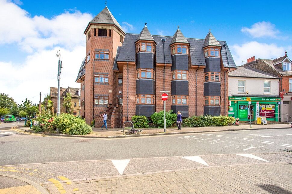 Main image of 1 bedroom Flat to rent, Queens Road, Watford, WD17