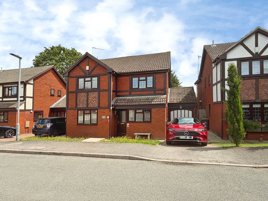 Main image of 5 bedroom Detached House to rent, Tudor Manor Gardens, Watford, Hertfordshire, WD25