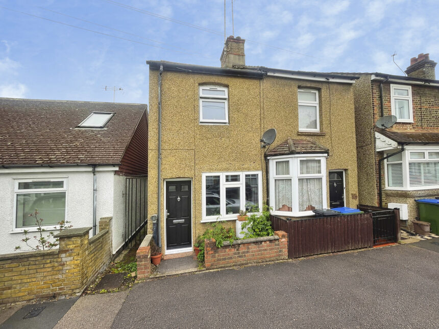 Main image of 2 bedroom Semi Detached House for sale, Cannon Road, Watford, Hertfordshire, WD18
