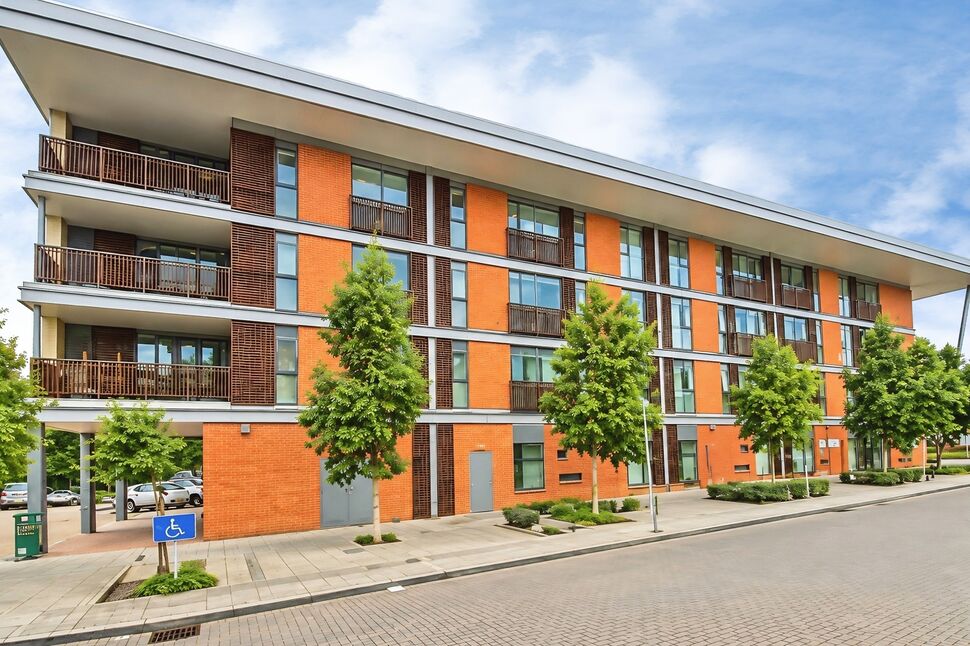Main image of 2 bedroom Flat for sale, Whippendell Road, Watford, Hertfordshire, WD18