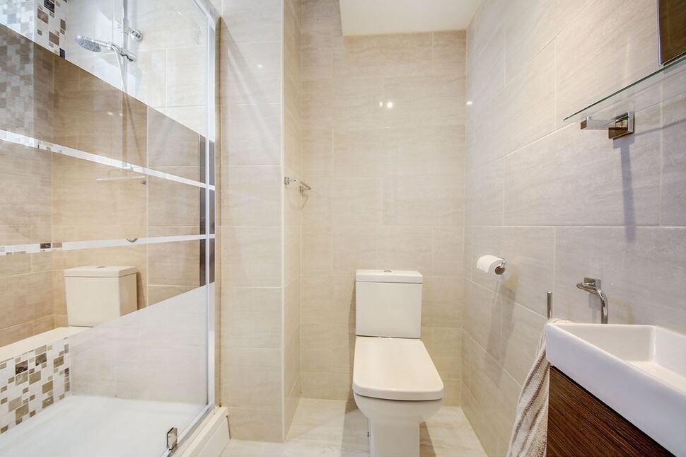 En-Suite Shower Room / WC