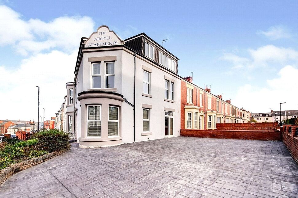 Main image of 2 bedroom Flat to rent, South Parade, Whitley Bay, Tyne and Wear, NE26