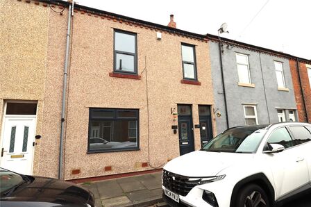 Clarence Street, 2 bedroom  Flat to rent, £750 pcm