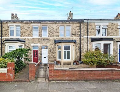 3 bedroom Mid Terrace House to rent