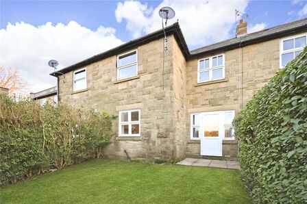 3 bedroom Mid Terrace House to rent