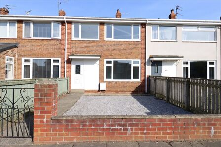 Ridsdale Close, 3 bedroom Mid Terrace House to rent, £895 pcm