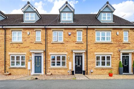 3 bedroom Mid Terrace House to rent