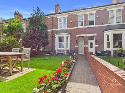 3 bedroom Mid Terrace House to rent