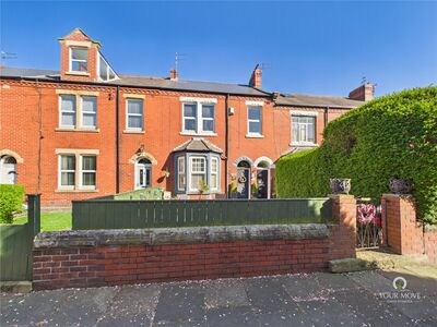 Hayward Avenue, 2 bedroom Flat for sale, &pound;140,000