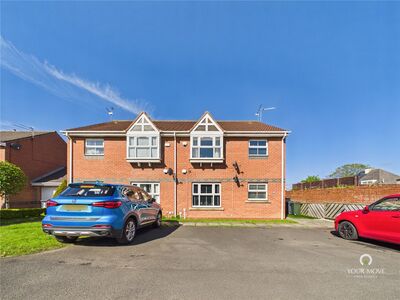 Hillheads Court, 2 bedroom Flat for sale, &pound;155,000