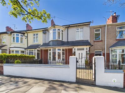 3 bedroom Mid Terrace House for sale