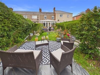 3 bedroom Mid Terrace House for sale