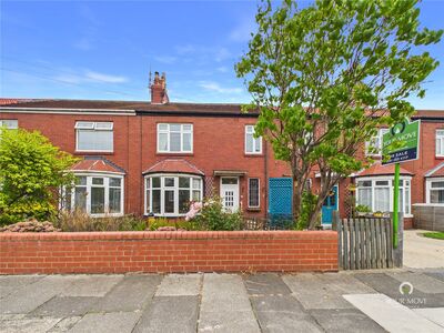 3 bedroom Mid Terrace House for sale