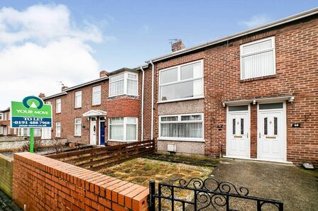 Baker Gardens, 3 bedroom  Flat to rent, £650 pcm