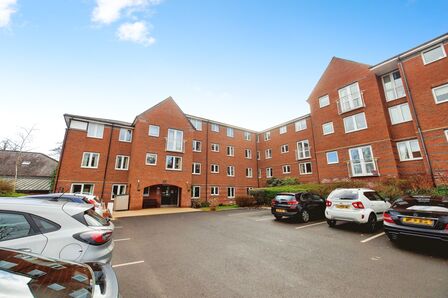 Chase Court, 1 bedroom  Flat for sale, £105,000