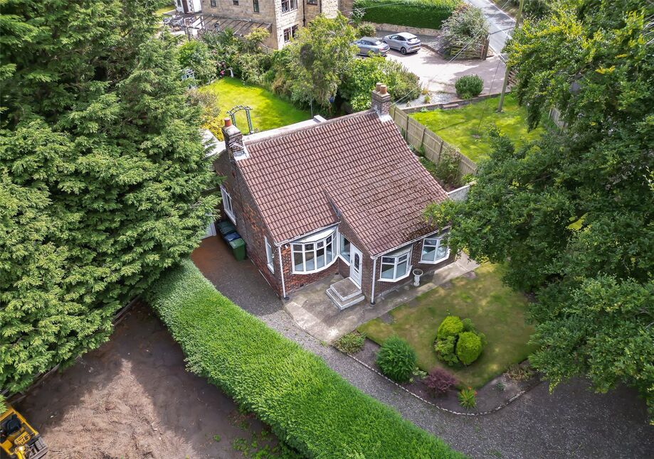 2 bedroom Detached Bungalow for sale