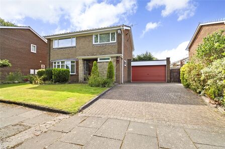 The Cedars, 4 bedroom Detached House to rent, £1,500 pcm