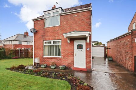 Maple Avenue, 2 bedroom Detached House for sale, £50,000