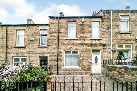 3 bedroom Mid Terrace House for sale
