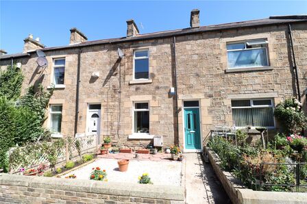 2 bedroom Mid Terrace House for sale