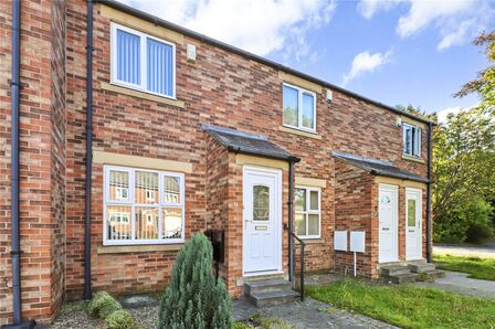 2 bedroom Mid Terrace House for sale