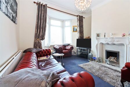 3 bedroom Mid Terrace House for sale