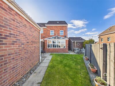 3 bedroom End Terrace House for sale