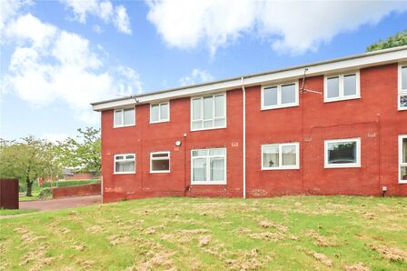 West Lea, 3 bedroom Flat to rent, &pound;675 pcm