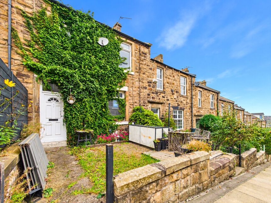 3 bedroom Mid Terrace House for sale