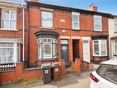 3 bedroom Mid Terrace House to rent