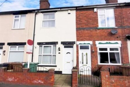 2 bedroom Mid Terrace House to rent