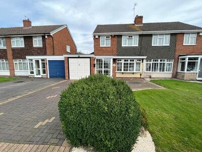 3 bedroom Semi Detached House to rent