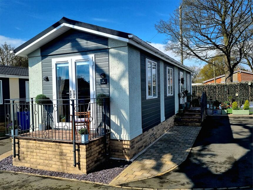 2 bedroom Detached Bungalow for sale, Featherstone Park, New Road, WV10 £130,000