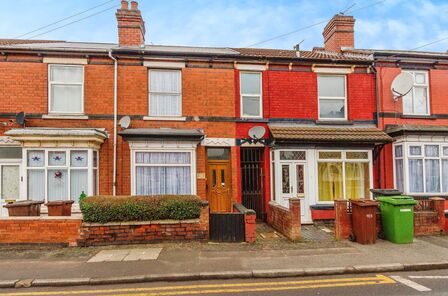 Neachells Lane, 3 bedroom Mid Terrace House for sale, £145,000