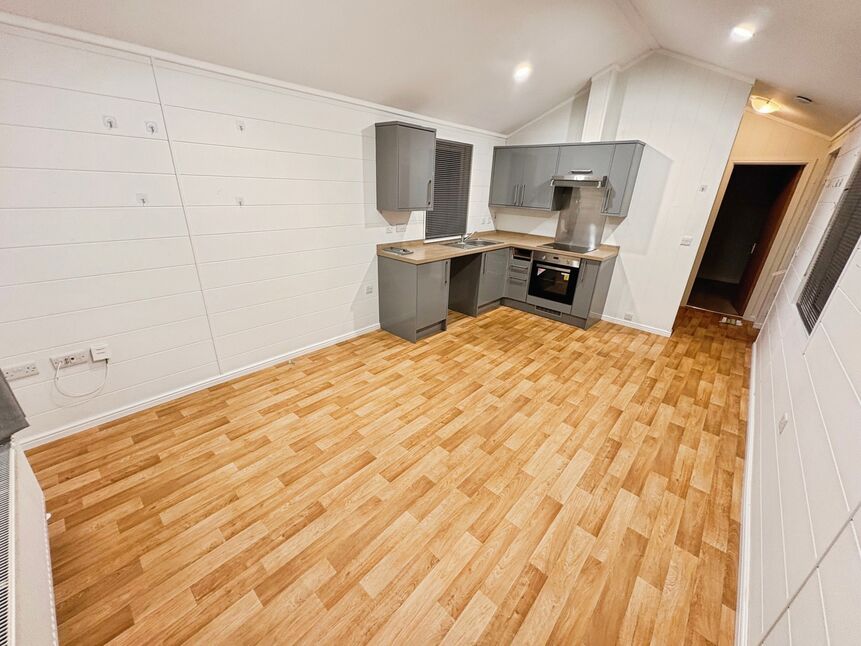 Living Room / Kitchen