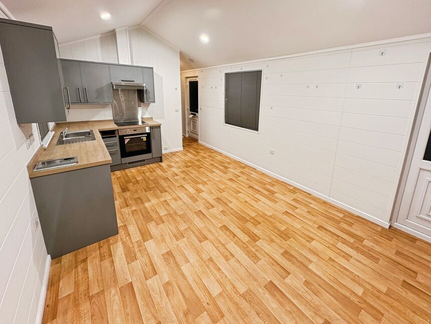 Living Room / Kitchen