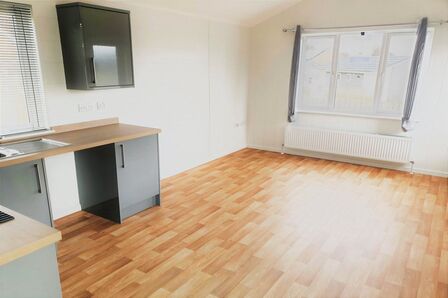 1 bedroom Detached Property to rent