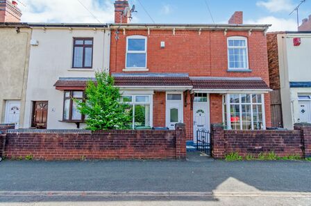 Wood End Road, 2 bedroom Mid Terrace House for sale, £155,000