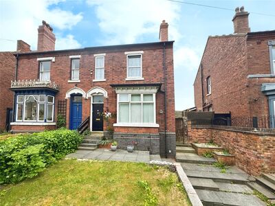 5 bedroom Semi Detached House for sale