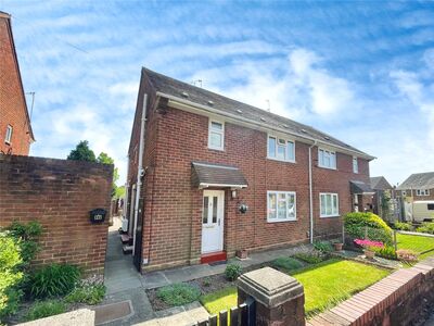Stanley Close, 1 bedroom  Flat for sale, £115,000
