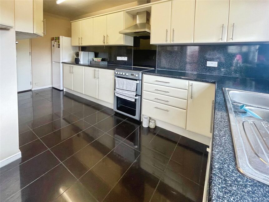 L-Shaped Kitchen