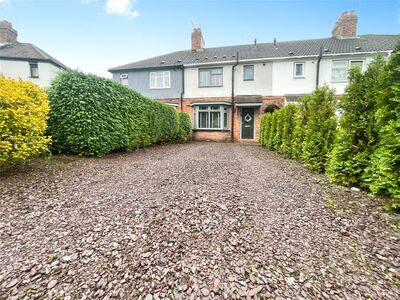 3 bedroom Mid Terrace House for sale