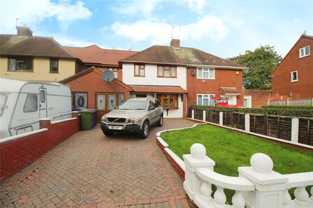 Lichfield Road, 2 bedroom Semi Detached House to rent, £1,250 pcm