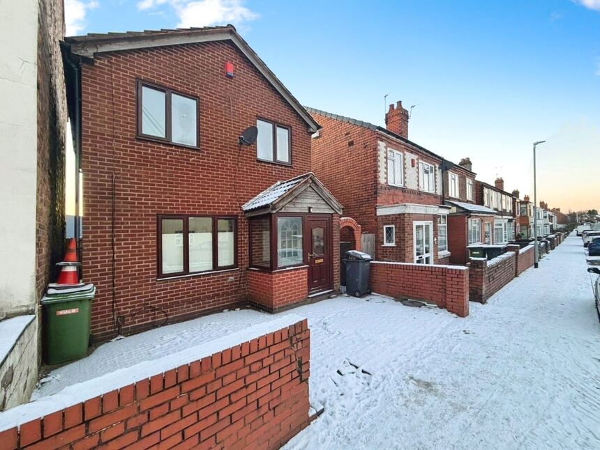 Main image of 3 bedroom Detached House to rent, Bunkers Hill Lane, Bilston, West Midlands, WV14