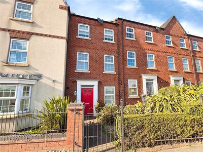 Leamore Lane, 4 bedroom Mid Terrace House to rent, &pound;1,300 pcm