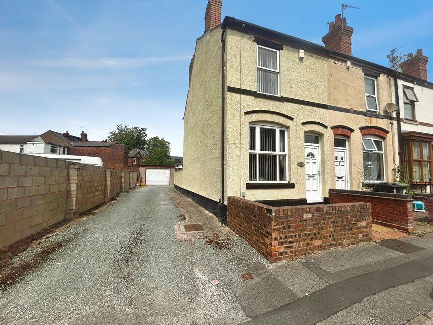 2 bedroom End Terrace House for sale