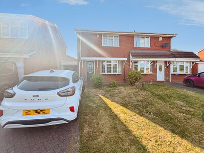 3 bedroom Semi Detached House to rent