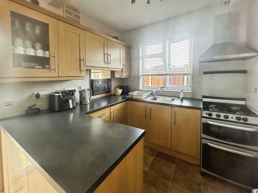 Kitchen / dining room