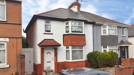 Vicarage Road, 3 bedroom Semi Detached House to rent, &pound;1,350 pcm