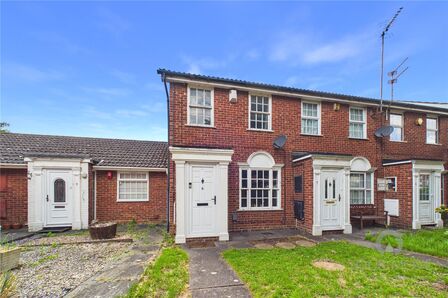 2 bedroom Mid Terrace House for sale